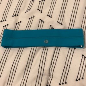 Lululemon Fly Away Tamer Headband